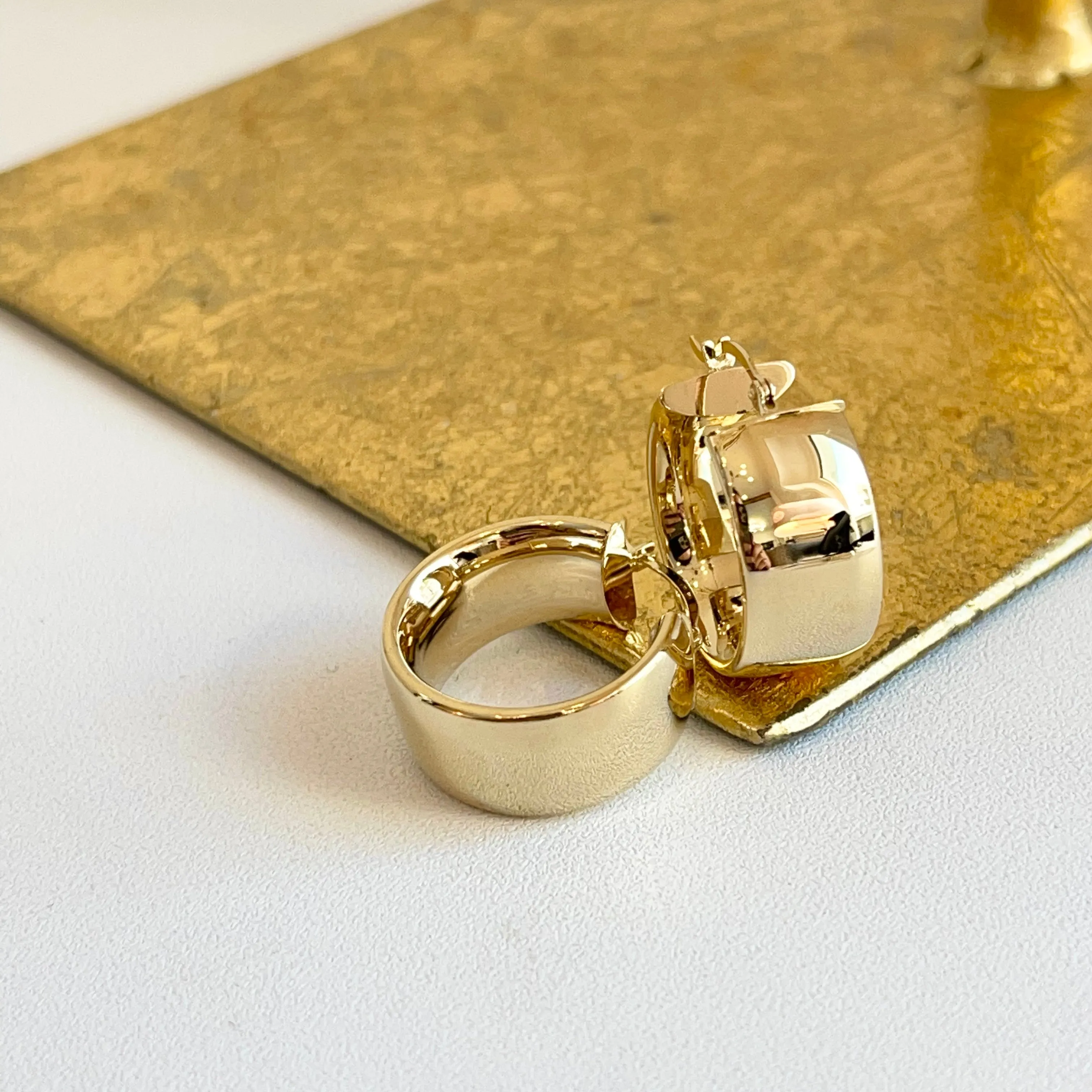 14KT Yellow Gold Chunky Round Hoop Earrings 16mm