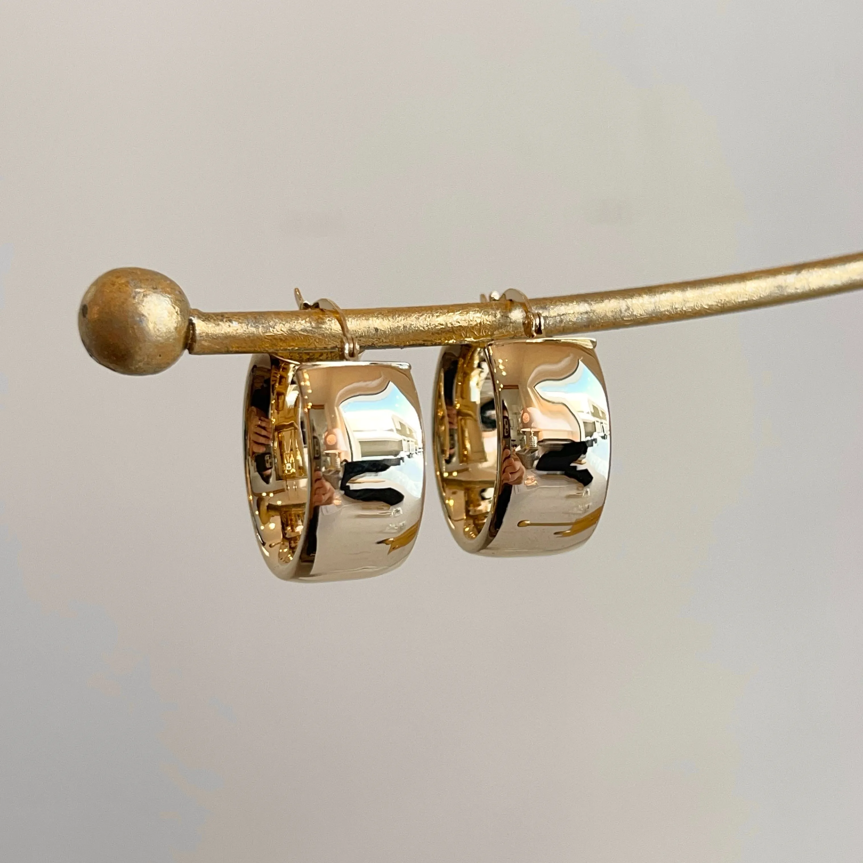 14KT Yellow Gold Chunky Round Hoop Earrings 16mm