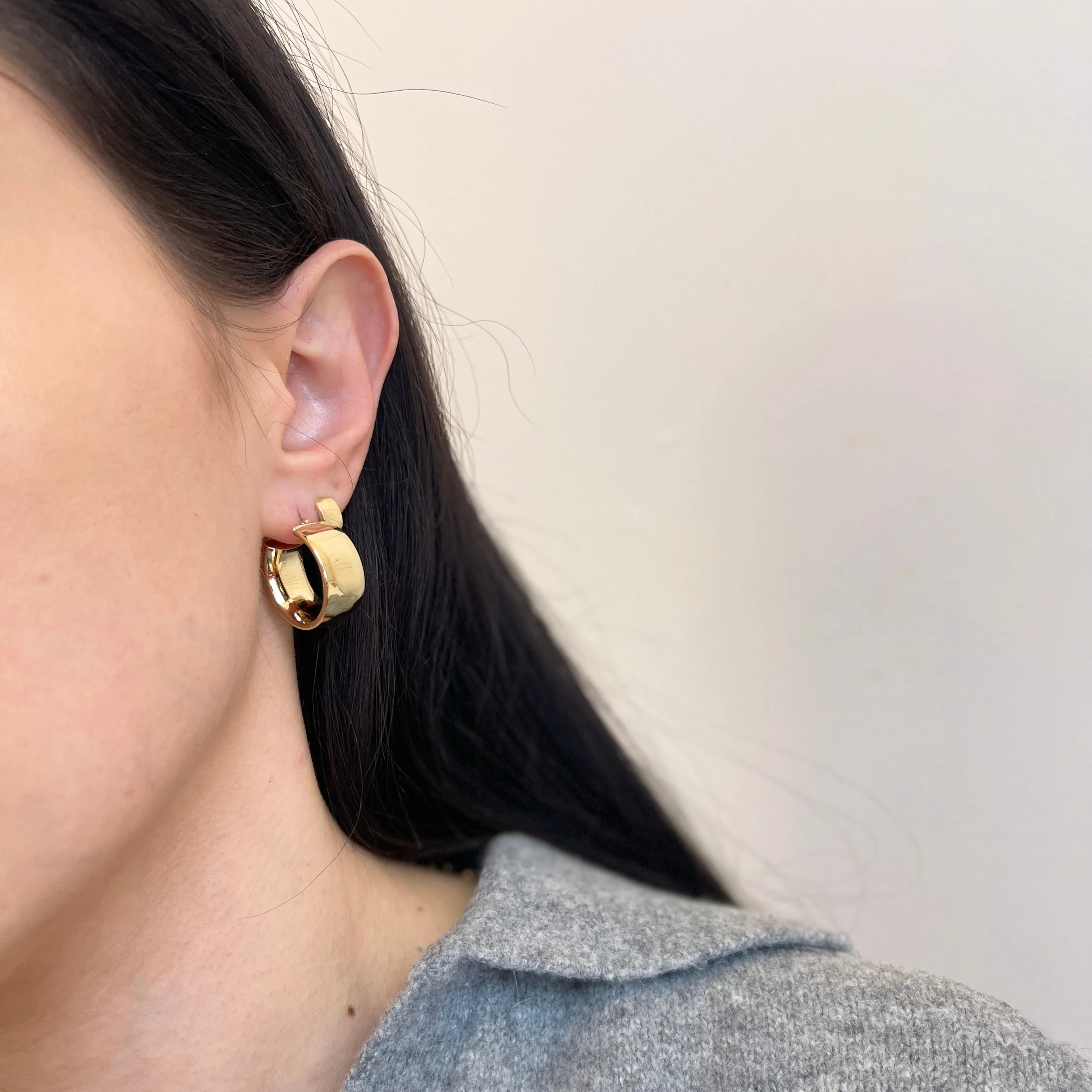 14KT Yellow Gold Chunky Round Hoop Earrings 16mm