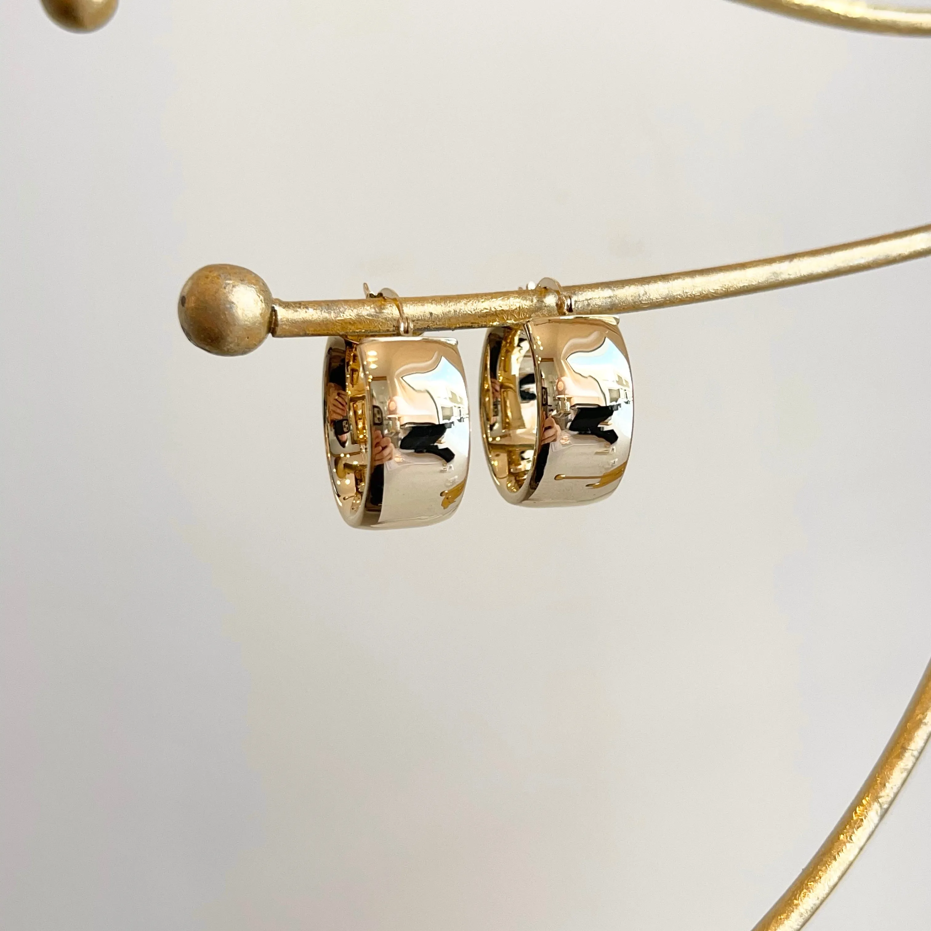 14KT Yellow Gold Chunky Round Hoop Earrings 16mm