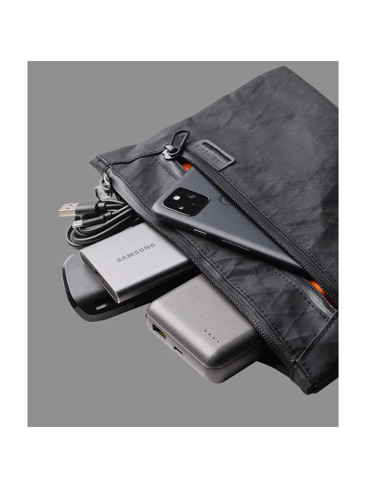 Alpaka Zip Pouch Max Black
